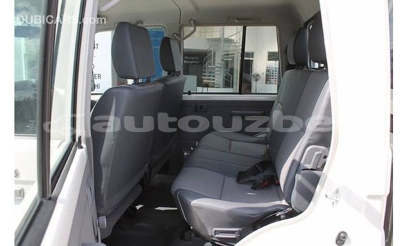 Buy Import Toyota Land Cruiser White Car in Import - Dubai in Andijon Buy Import Toyota Land Cruiser White Car in Import - Dubai in Andijon