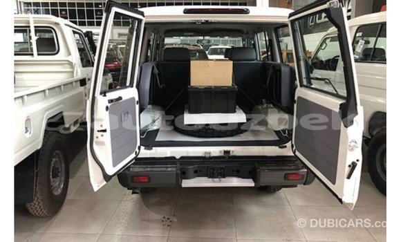 Buy Import Toyota Land Cruiser White Car in Import - Dubai in Andijon Buy Import Toyota Land Cruiser White Car in Import - Dubai in Andijon