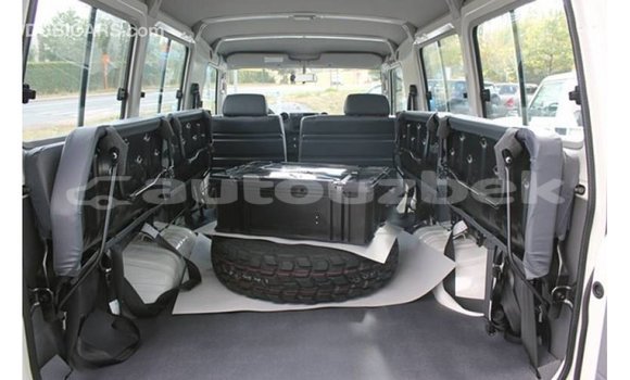 Buy Import Toyota Land Cruiser White Car in Import - Dubai in Andijon Buy Import Toyota Land Cruiser White Car in Import - Dubai in Andijon