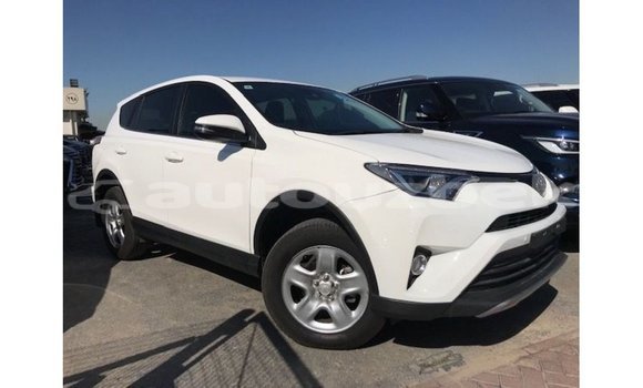 Buy Import Toyota 4Runner White Car in Import - Dubai in Andijon Buy Import Toyota 4Runner White Car in Import - Dubai in Andijon