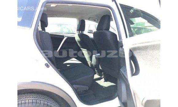 Buy Import Toyota 4Runner White Car in Import - Dubai in Andijon Buy Import Toyota 4Runner White Car in Import - Dubai in Andijon