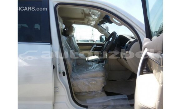 Buy Import Toyota Land Cruiser White Car in Import - Dubai in Andijon Buy Import Toyota Land Cruiser White Car in Import - Dubai in Andijon