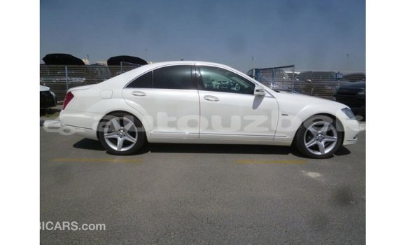 Buy Import Mercedes-Benz 190 White Car in Import - Dubai in Andijon Buy Import Mercedes-Benz 190 White Car in Import - Dubai in Andijon