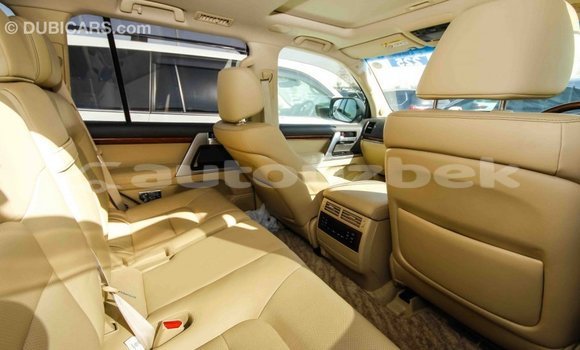 Buy Import Toyota Land Cruiser White Car in Import - Dubai in Andijon Buy Import Toyota Land Cruiser White Car in Import - Dubai in Andijon