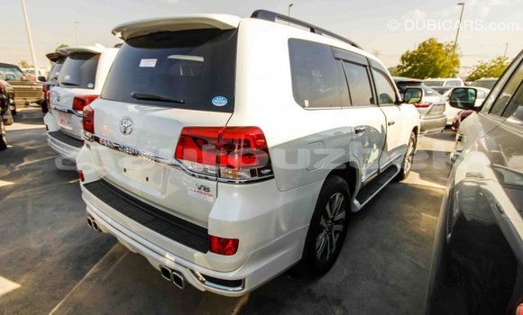 Buy Import Toyota Land Cruiser White Car in Import - Dubai in Andijon Buy Import Toyota Land Cruiser White Car in Import - Dubai in Andijon