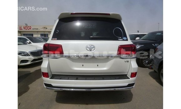 Buy Import Toyota Land Cruiser White Car in Import - Dubai in Andijon Buy Import Toyota Land Cruiser White Car in Import - Dubai in Andijon