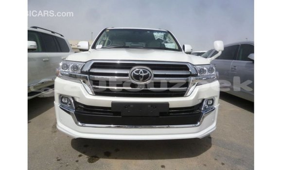 Buy Import Toyota Land Cruiser White Car in Import - Dubai in Andijon Buy Import Toyota Land Cruiser White Car in Import - Dubai in Andijon