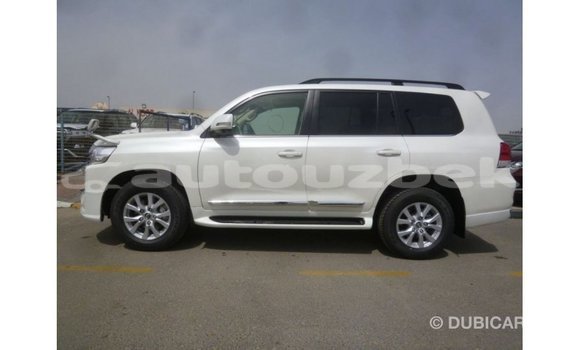 Buy Import Toyota Land Cruiser White Car in Import - Dubai in Andijon Buy Import Toyota Land Cruiser White Car in Import - Dubai in Andijon