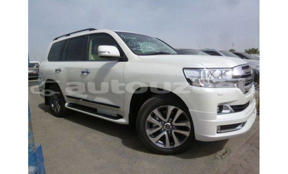Buy Import Toyota Land Cruiser White Car in Import - Dubai in Andijon Buy Import Toyota Land Cruiser White Car in Import - Dubai in Andijon
