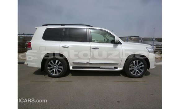 Buy Import Toyota Land Cruiser White Car in Import - Dubai in Andijon Buy Import Toyota Land Cruiser White Car in Import - Dubai in Andijon