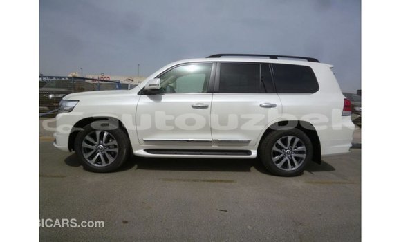 Buy Import Toyota Land Cruiser White Car in Import - Dubai in Andijon Buy Import Toyota Land Cruiser White Car in Import - Dubai in Andijon