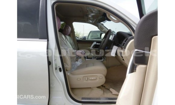 Buy Import Toyota Land Cruiser White Car in Import - Dubai in Andijon Buy Import Toyota Land Cruiser White Car in Import - Dubai in Andijon