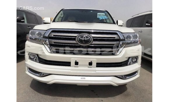 Buy Import Toyota Land Cruiser White Car in Import - Dubai in Andijon Buy Import Toyota Land Cruiser White Car in Import - Dubai in Andijon