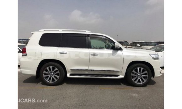 Buy Import Toyota Land Cruiser White Car in Import - Dubai in Andijon Buy Import Toyota Land Cruiser White Car in Import - Dubai in Andijon
