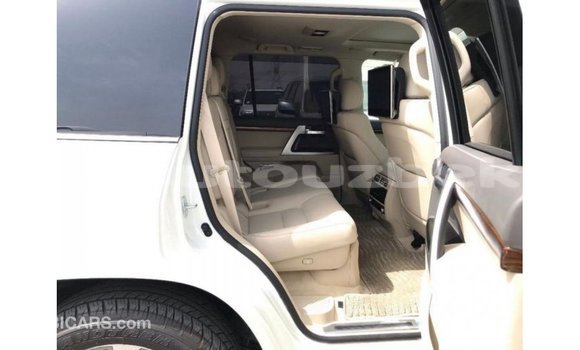 Buy Import Toyota Land Cruiser White Car in Import - Dubai in Andijon Buy Import Toyota Land Cruiser White Car in Import - Dubai in Andijon