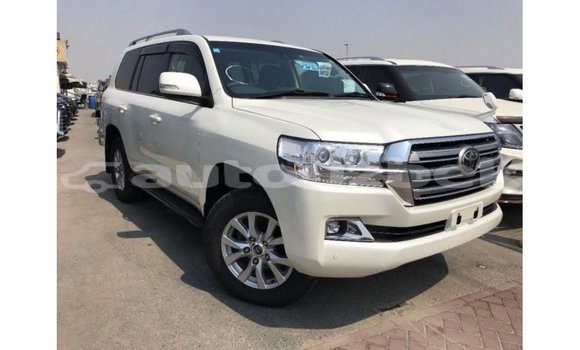 Buy Import Toyota Land Cruiser White Car in Import - Dubai in Andijon Buy Import Toyota Land Cruiser White Car in Import - Dubai in Andijon
