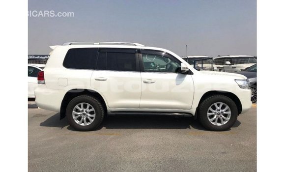 Buy Import Toyota Land Cruiser White Car in Import - Dubai in Andijon Buy Import Toyota Land Cruiser White Car in Import - Dubai in Andijon