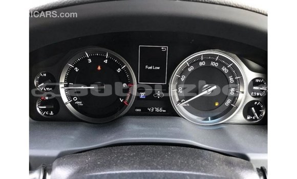Buy Import Toyota Land Cruiser White Car in Import - Dubai in Andijon Buy Import Toyota Land Cruiser White Car in Import - Dubai in Andijon