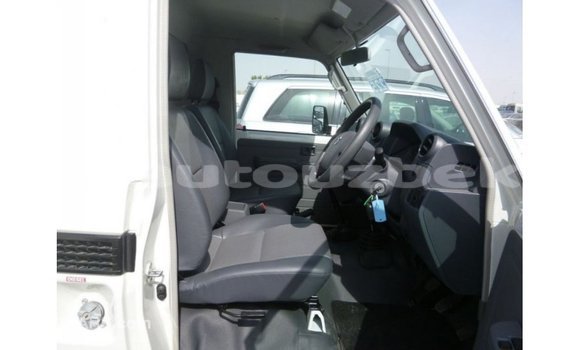 Buy Import Toyota Land Cruiser White Car in Import - Dubai in Andijon Buy Import Toyota Land Cruiser White Car in Import - Dubai in Andijon