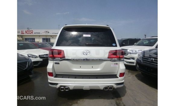 Buy Import Toyota Land Cruiser White Car in Import - Dubai in Andijon Buy Import Toyota Land Cruiser White Car in Import - Dubai in Andijon