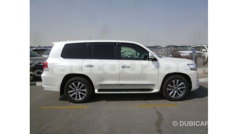 Big with watermark toyota land cruiser andijon import dubai 2350