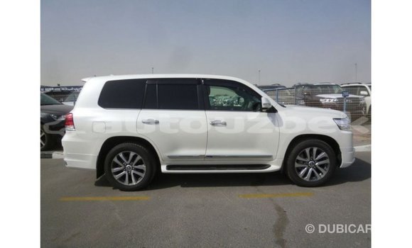 Buy Import Toyota Land Cruiser White Car in Import - Dubai in Andijon Buy Import Toyota Land Cruiser White Car in Import - Dubai in Andijon