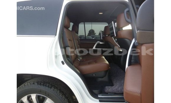 Buy Import Toyota Land Cruiser White Car in Import - Dubai in Andijon Buy Import Toyota Land Cruiser White Car in Import - Dubai in Andijon
