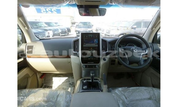 Buy Import Toyota Land Cruiser White Car in Import - Dubai in Andijon Buy Import Toyota Land Cruiser White Car in Import - Dubai in Andijon