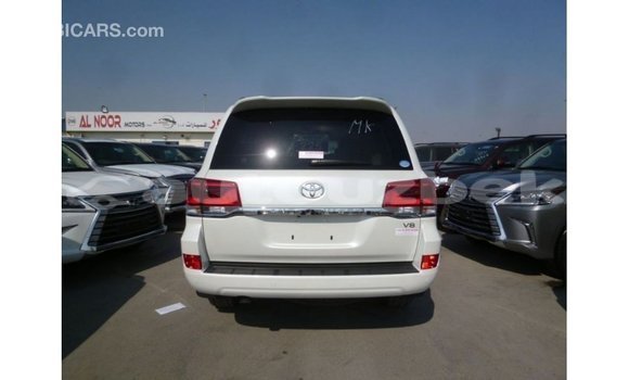 Buy Import Toyota Land Cruiser White Car in Import - Dubai in Andijon Buy Import Toyota Land Cruiser White Car in Import - Dubai in Andijon
