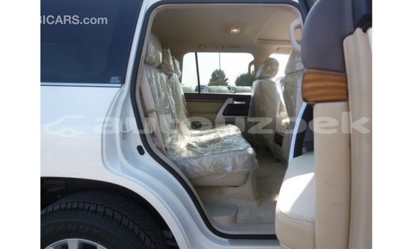 Buy Import Toyota Land Cruiser White Car in Import - Dubai in Andijon Buy Import Toyota Land Cruiser White Car in Import - Dubai in Andijon