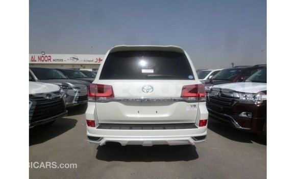 Buy Import Toyota Land Cruiser White Car in Import - Dubai in Andijon Buy Import Toyota Land Cruiser White Car in Import - Dubai in Andijon