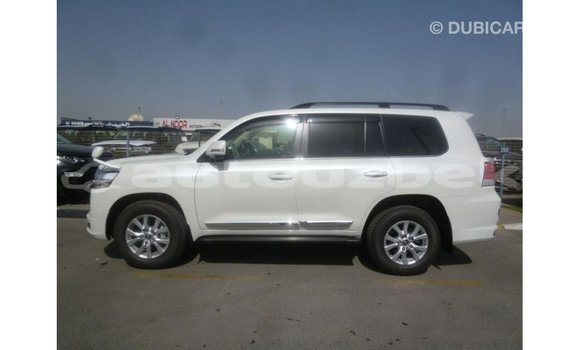 Buy Import Toyota Land Cruiser White Car in Import - Dubai in Andijon Buy Import Toyota Land Cruiser White Car in Import - Dubai in Andijon