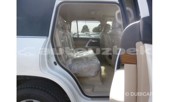 Buy Import Toyota Land Cruiser White Car in Import - Dubai in Andijon Buy Import Toyota Land Cruiser White Car in Import - Dubai in Andijon