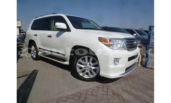 Buy Import Toyota Land Cruiser White Car in Import - Dubai in Andijon Buy Import Toyota Land Cruiser White Car in Import - Dubai in Andijon