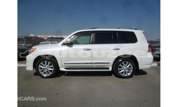 Buy Import Toyota Land Cruiser White Car in Import - Dubai in Andijon Buy Import Toyota Land Cruiser White Car in Import - Dubai in Andijon