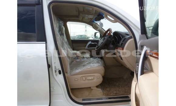 Buy Import Toyota Land Cruiser White Car in Import - Dubai in Andijon Buy Import Toyota Land Cruiser White Car in Import - Dubai in Andijon