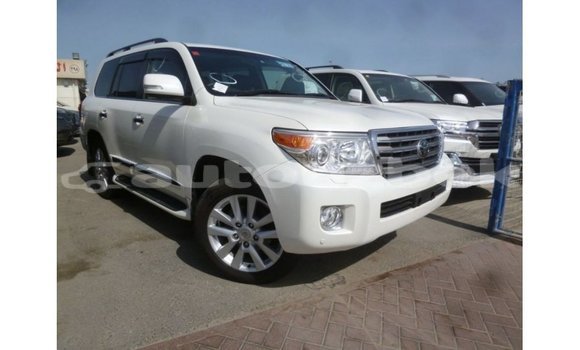 Buy Import Toyota Land Cruiser White Car in Import - Dubai in Andijon Buy Import Toyota Land Cruiser White Car in Import - Dubai in Andijon