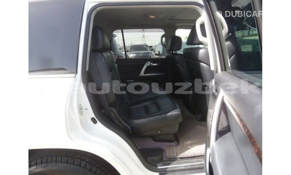 Buy Import Toyota Land Cruiser White Car in Import - Dubai in Andijon Buy Import Toyota Land Cruiser White Car in Import - Dubai in Andijon