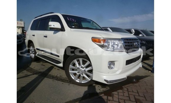 Buy Import Toyota Land Cruiser White Car in Import - Dubai in Andijon Buy Import Toyota Land Cruiser White Car in Import - Dubai in Andijon