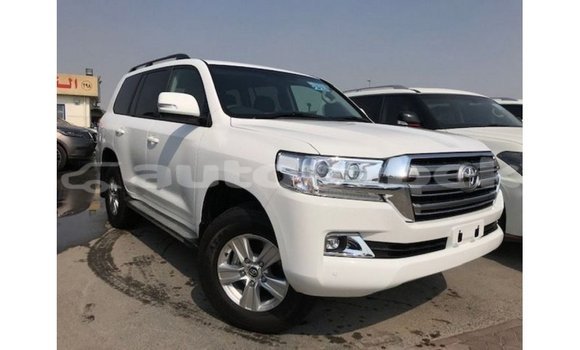 Buy Import Toyota Land Cruiser White Car in Import - Dubai in Andijon Buy Import Toyota Land Cruiser White Car in Import - Dubai in Andijon