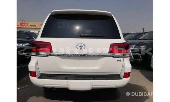Buy Import Toyota Land Cruiser White Car in Import - Dubai in Andijon Buy Import Toyota Land Cruiser White Car in Import - Dubai in Andijon