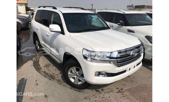 Buy Import Toyota Land Cruiser White Car in Import - Dubai in Andijon Buy Import Toyota Land Cruiser White Car in Import - Dubai in Andijon
