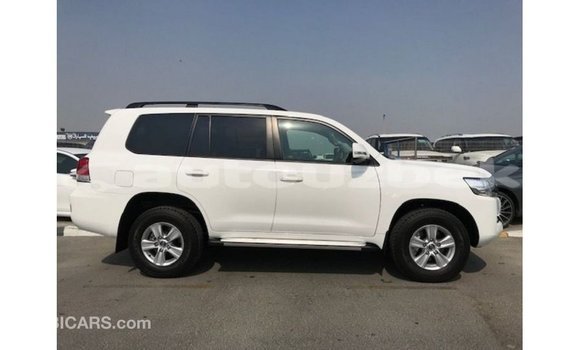 Buy Import Toyota Land Cruiser White Car in Import - Dubai in Andijon Buy Import Toyota Land Cruiser White Car in Import - Dubai in Andijon