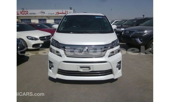 Buy Import Toyota Vellfire White Car in Import - Dubai in Andijon Buy Import Toyota Vellfire White Car in Import - Dubai in Andijon