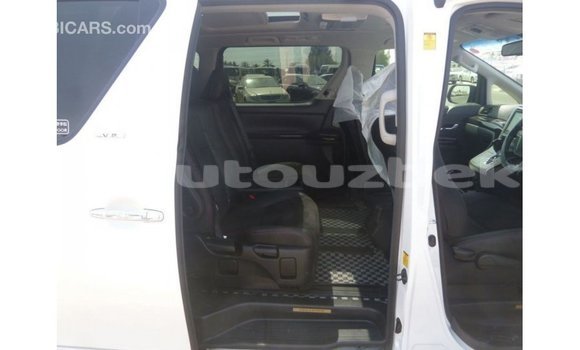 Buy Import Toyota Vellfire White Car in Import - Dubai in Andijon Buy Import Toyota Vellfire White Car in Import - Dubai in Andijon