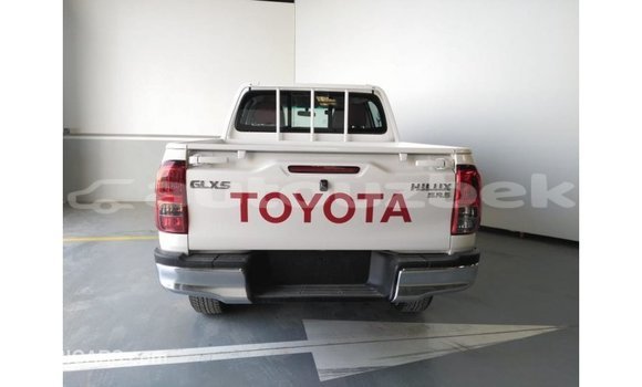 Buy Import Toyota Hilux White Car in Import - Dubai in Andijon Buy Import Toyota Hilux White Car in Import - Dubai in Andijon