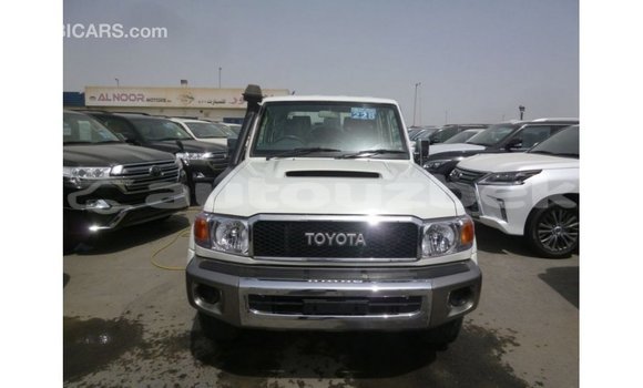 Buy Import Toyota Land Cruiser White Car in Import - Dubai in Andijon Buy Import Toyota Land Cruiser White Car in Import - Dubai in Andijon