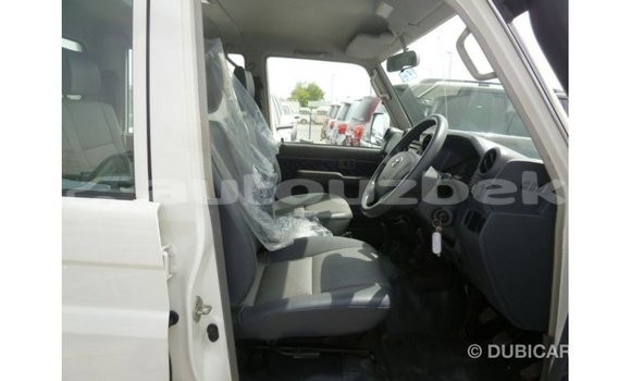 Buy Import Toyota Land Cruiser White Car in Import - Dubai in Andijon Buy Import Toyota Land Cruiser White Car in Import - Dubai in Andijon