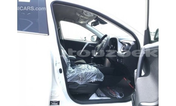 Buy Import Toyota 4Runner White Car in Import - Dubai in Andijon Buy Import Toyota 4Runner White Car in Import - Dubai in Andijon