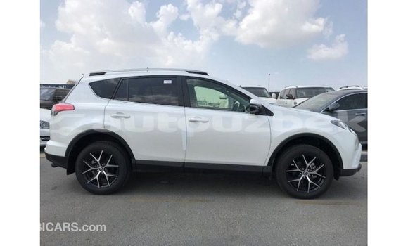 Buy Import Toyota 4Runner White Car in Import - Dubai in Andijon Buy Import Toyota 4Runner White Car in Import - Dubai in Andijon